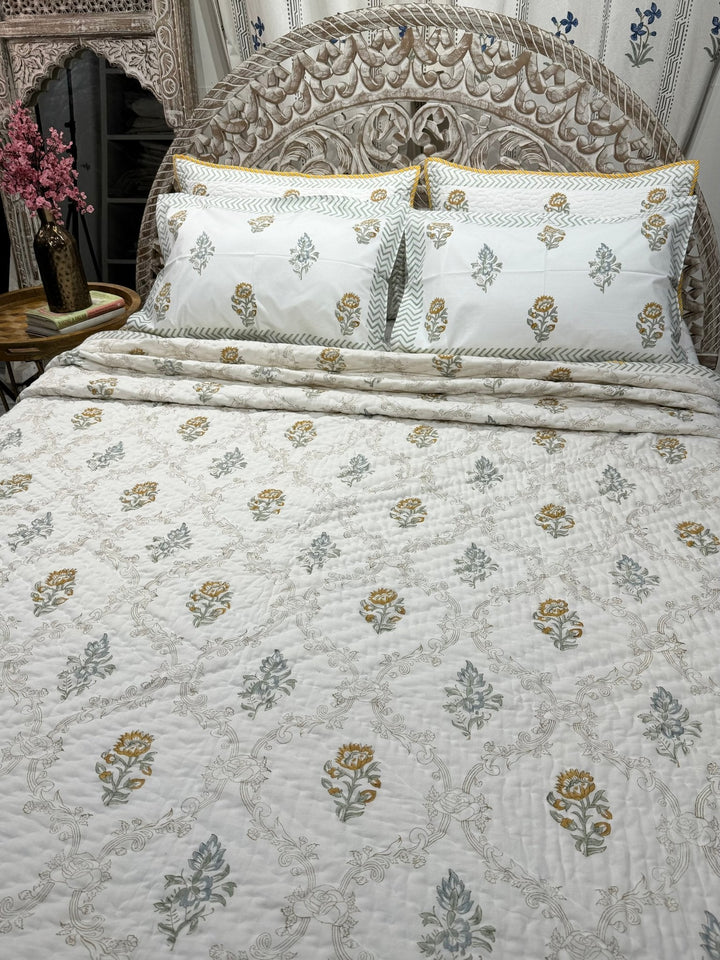 Daydream Bedding Set (Bedspreads + Quilt) - The Decor Central
